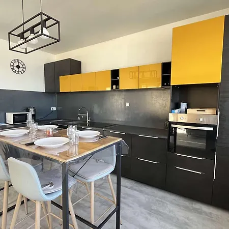 4 Pieces Climatise, Centre-ville Ajaccio, Proche Plages - Fr-1-61-575 Appartement *